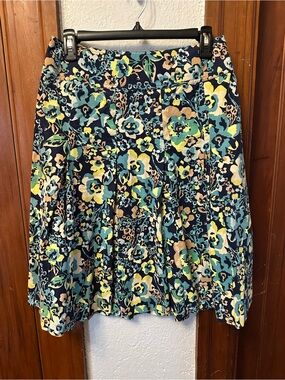 Liz Claiborne Navy Floral Pleated Skater Skirt size 6 100% cotton